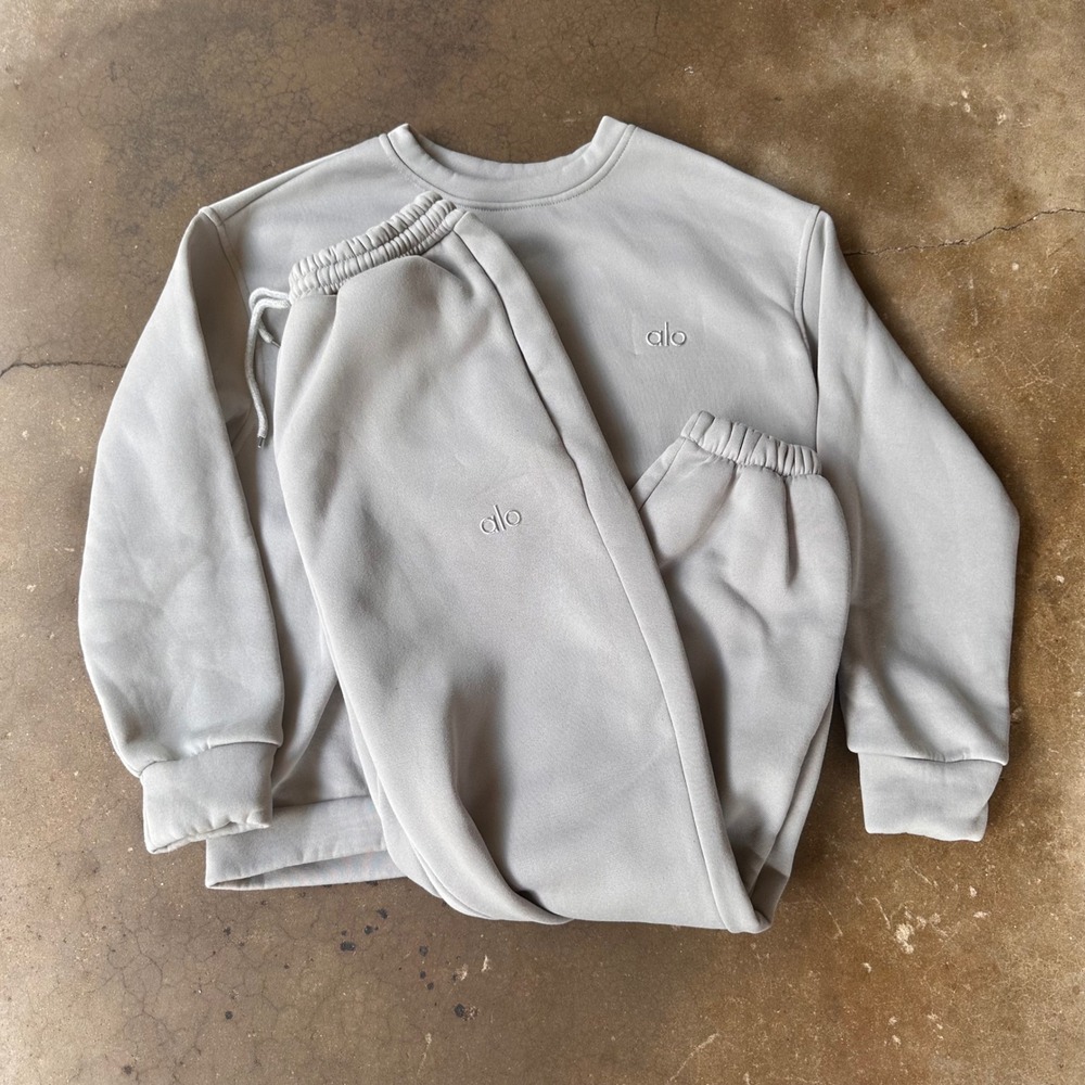 ALO Renown Sweatshirt & Joggers Set Mens Medium Grey Excellent Fleece Lounge